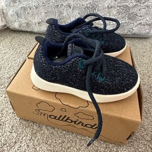 allbirds - NWT smallbirds toddler shoes in blue depth size T5